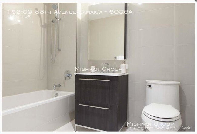 Foto del edificio - Parkhill Luxury Residency