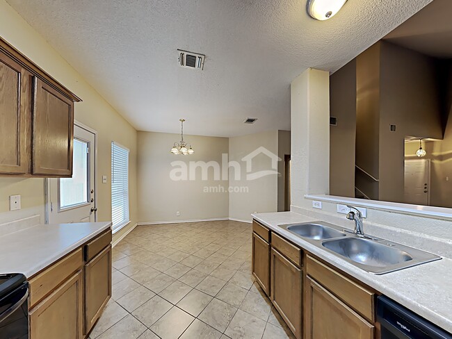 Foto del edificio - 8610 Still Moon