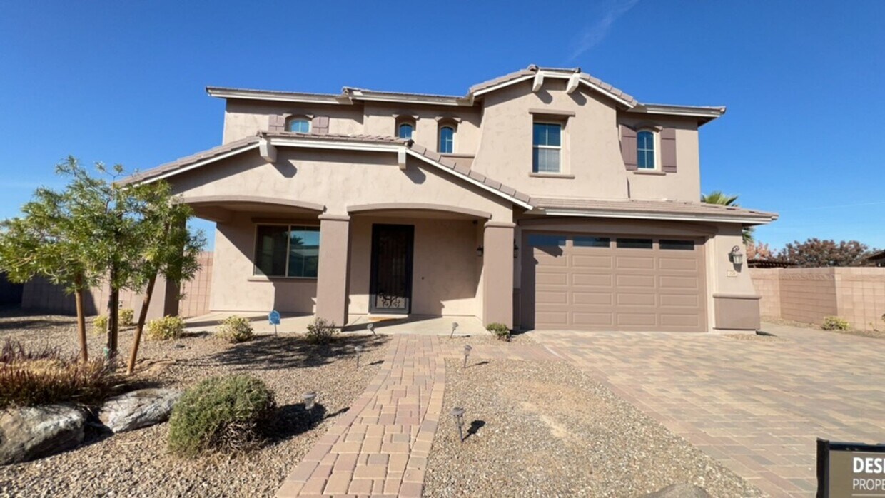 Primary Photo - Beautiful large 5 bedroom home in cul-de-s...