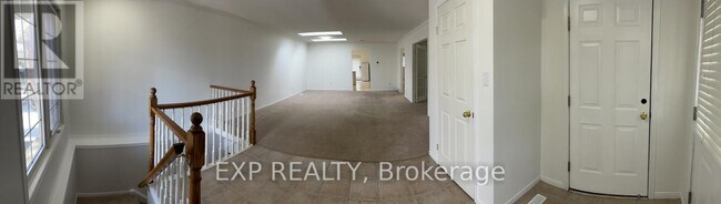 Photo du bâtiment - 145 N Centre Rd