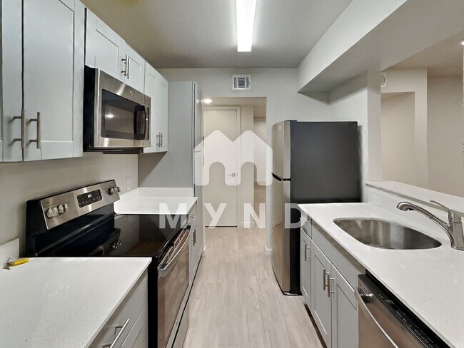 Building Photo - 1130 Babcock Rd Unit 105