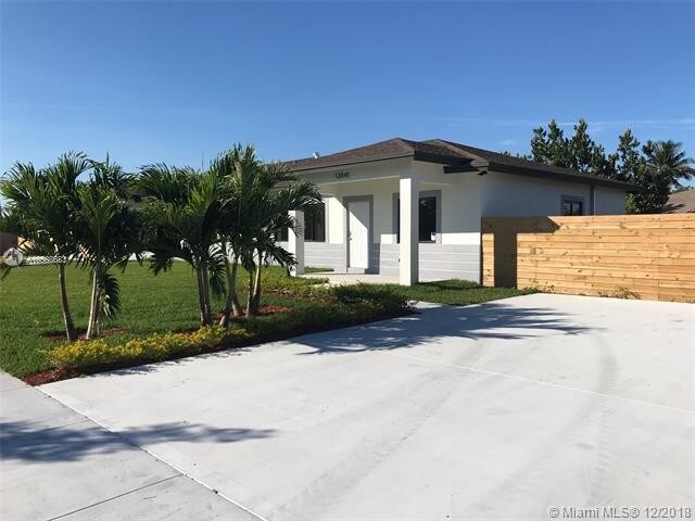 Foto del edificio - 12041 SW 216th St