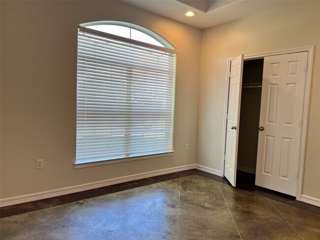 Foto del edificio - 13354 Knollcrest St
