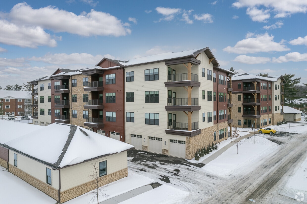 Primary Photo - The Crescent at Oakleaf Village