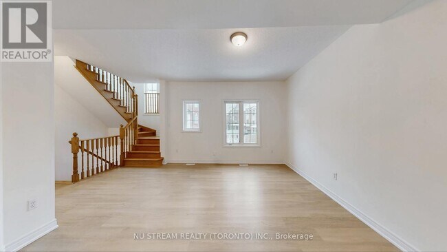 Building Photo - 15 Old Colony Rd