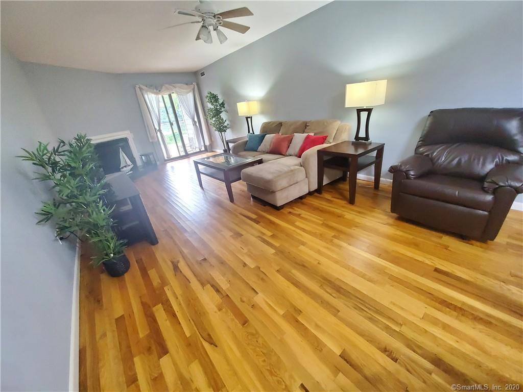 Primary Photo - 76 Rowayton Woods Dr