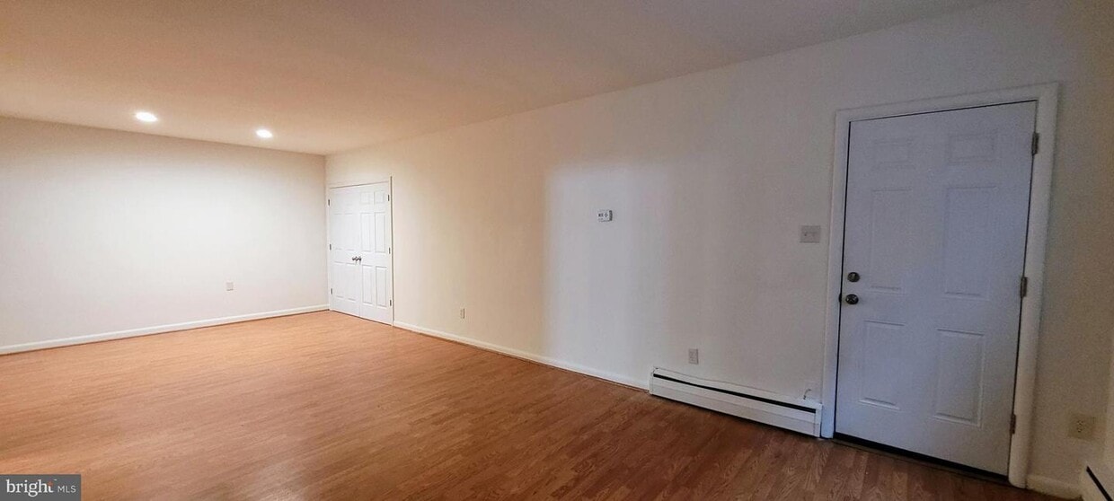 3 W Park Ave Unit APT 5, Oaklyn, NJ 08107 Room for Rent in Oaklyn, NJ