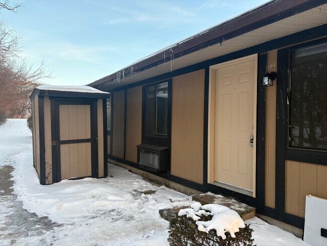 Building Photo - 310 S Pike St