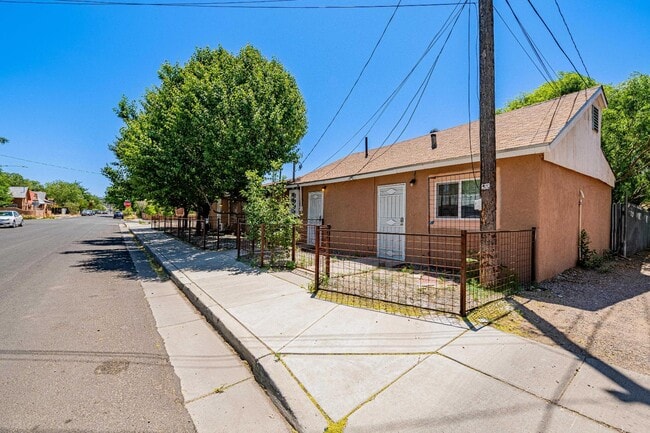 Building Photo - 704 Pacific Ave SW