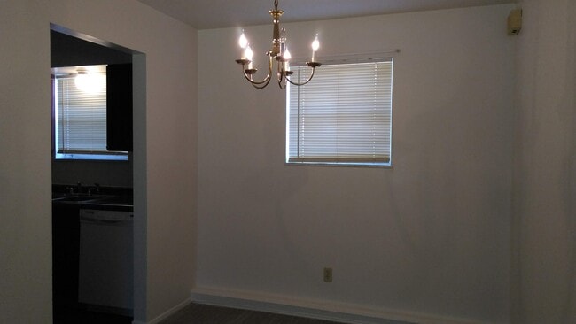 Dining Room - 8045 Pippin Rd