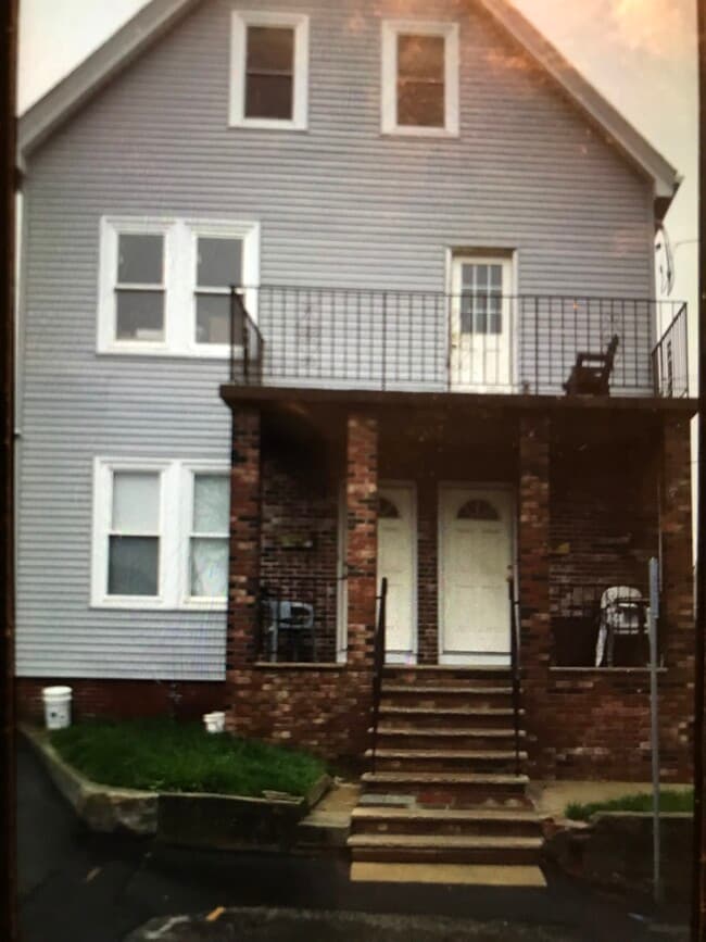 Building Photo - 53 Granville Ave