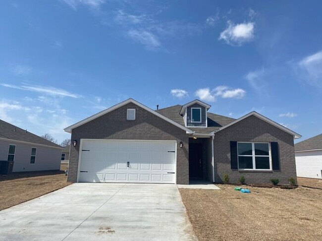 Building Photo - Three Bedroom | Two Bath Home in Cherry Creek