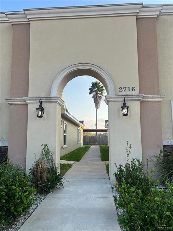 Building Photo - 2716 W Primrose Ave
