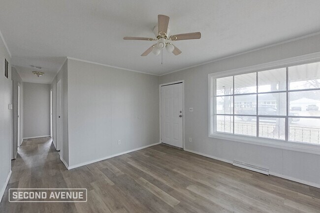 Building Photo - 689 Lucille Dr
