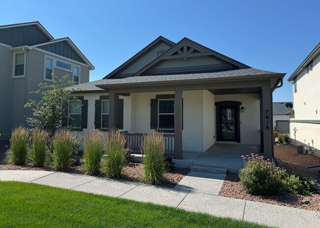 Foto del edificio - 7618 Red River Way