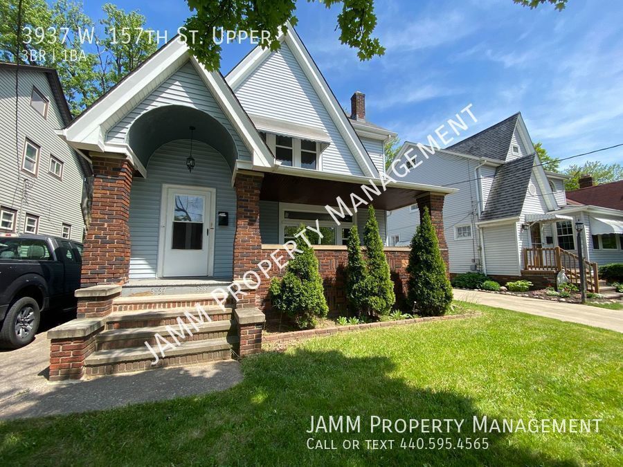 Foto principal - Updated 3-Bedroom Upper Unit!