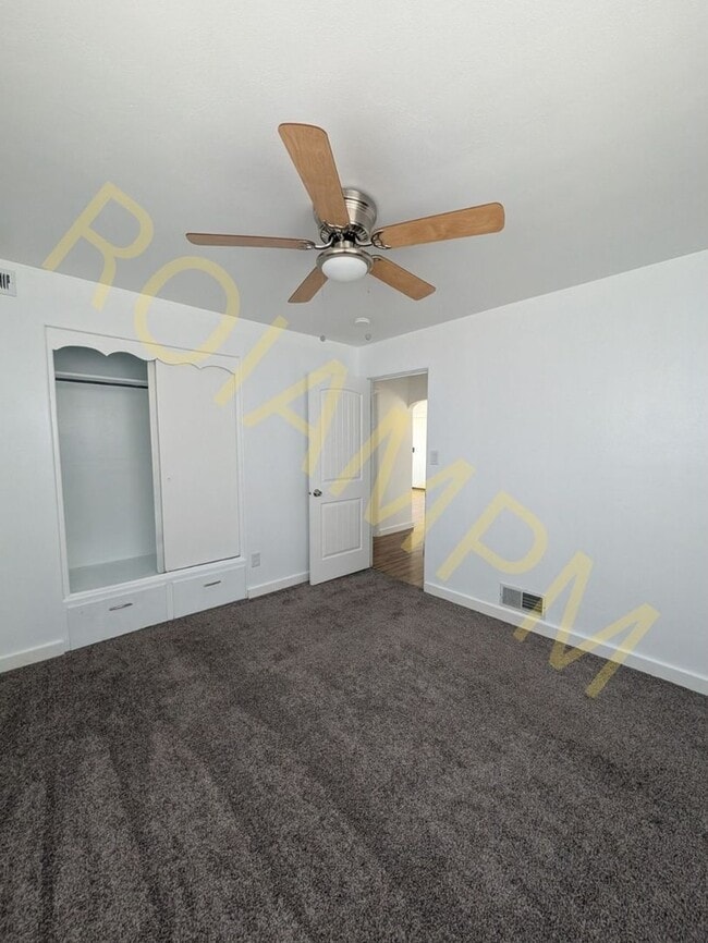 Building Photo - Spacious 4 Bed 2 Bath Home Near CSI – RV H...