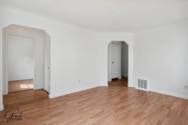 Foto del edificio - $1,150/month - 3 Bed 1 Bath House in Detroit