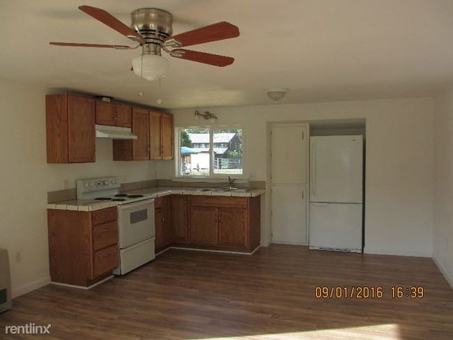 Building Photo - 33050 Lassen Dr