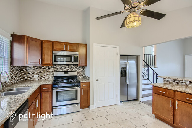 Foto del edificio - 254 N Maple St
