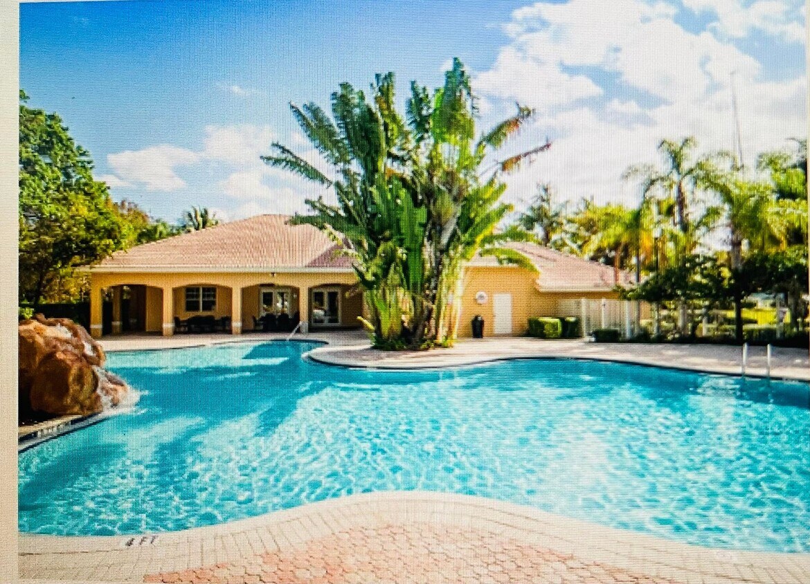 Primary Photo - 5550 NW 61st St