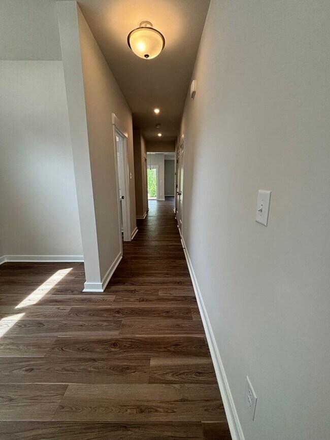 Foto del edificio - **AVAILABLE APRIL 30, 2026**New Construction in Griffith Lakes; 3BR/2.5BA; Upgrades Galore!