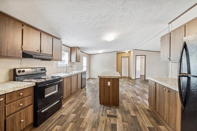Building Photo - 21144 Live Oak St