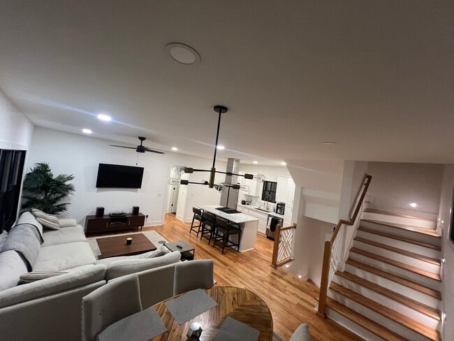 Open Floor plan - 1258 1st Ave S