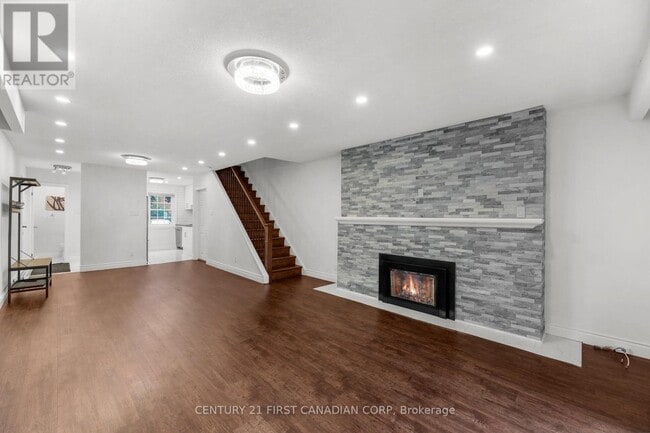 Photo du bâtiment - 19 Arbour Glen Crescent