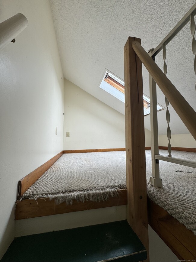Building Photo - 49 Ledyard Ave