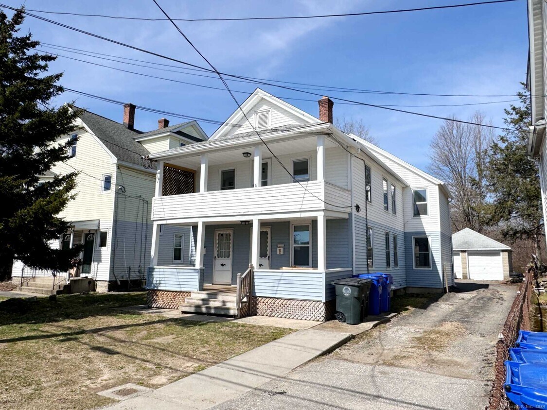 132 N Elm St Unit U2, Torrington, CT 06790 Room for Rent in