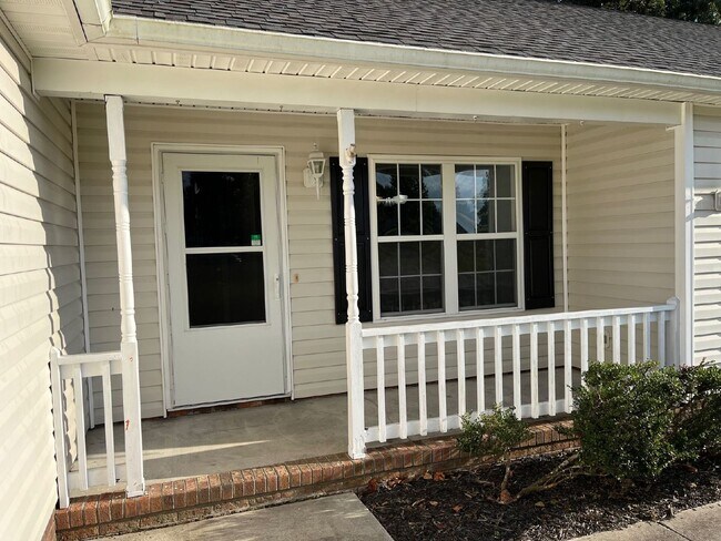 Building Photo - Charming 3-Bed, 2-Bath Home-106 Skipping S...