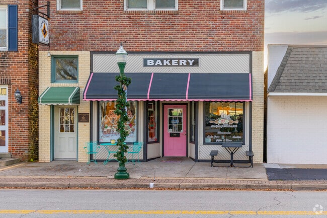 Franklin's charming local bakery serves up delectable treats and fresh goodies.