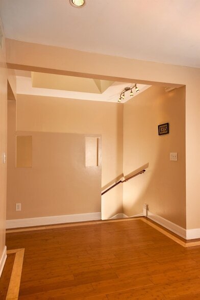 Foto del edificio - 384 Webster Ave