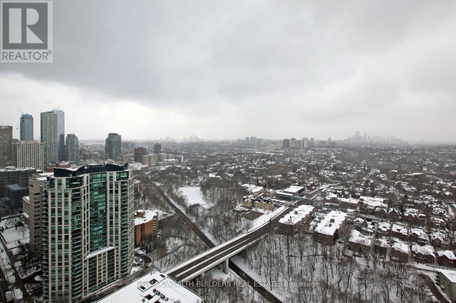 Building Photo - 395-3395 Bloor St E