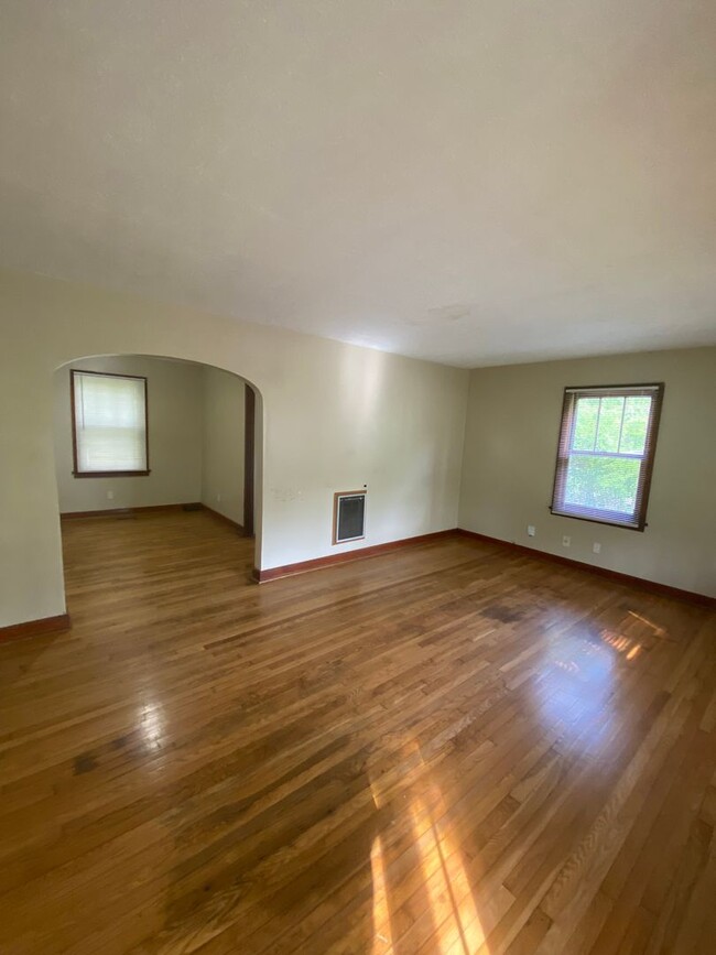 Building Photo - 2408 Amber St