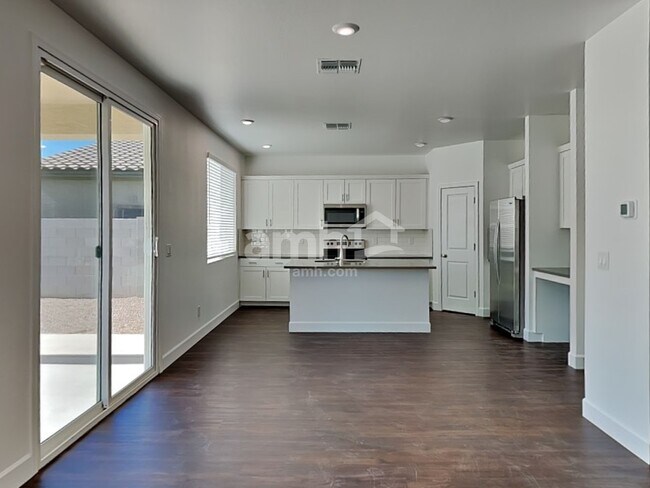 Building Photo - 17161 Puget Ave