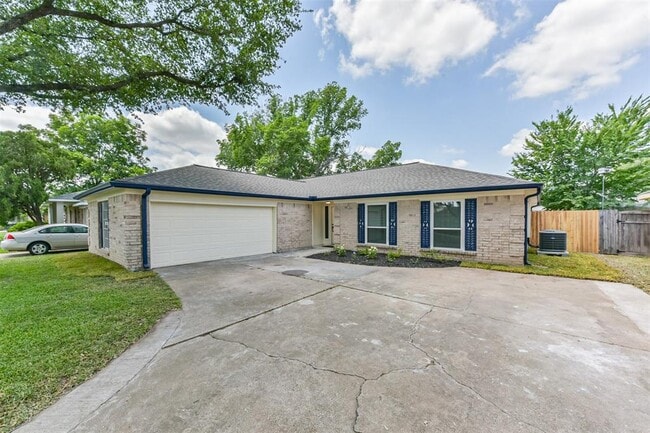 Building Photo - 210 Gentilly Dr