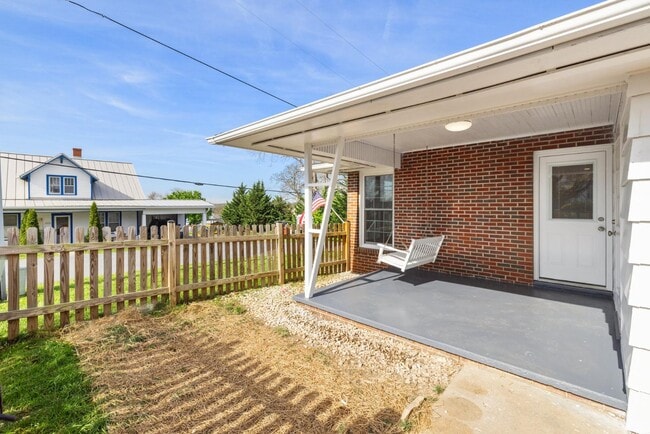 Foto del edificio - 389 Thompson St