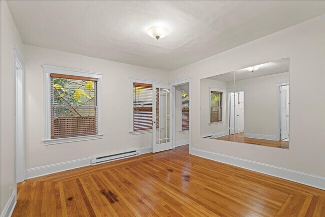 Foto del edificio - 860 -870 Lytton Ave.