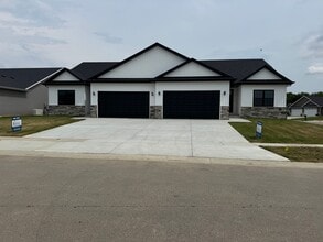 Building Photo - 4600 Lasalle Ct
