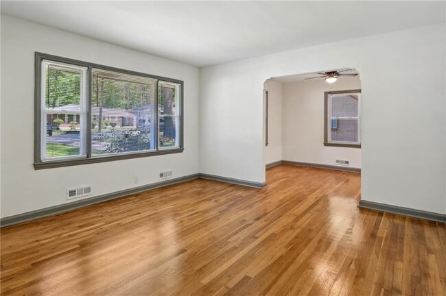 Building Photo - 1843 Longdale Dr
