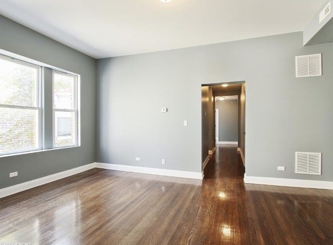 Building Photo - 6940 S King Dr