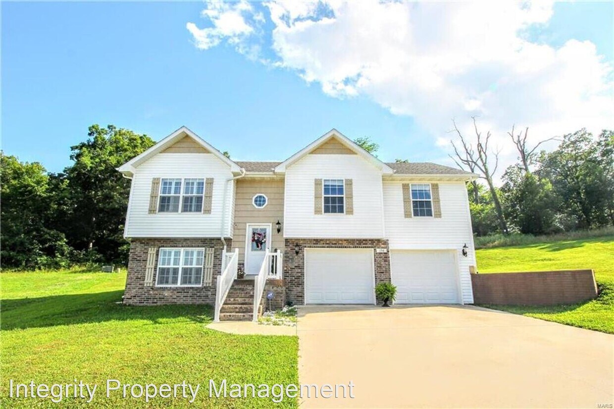 3 br, 2 bath House 154 Lyle Curtis House Rental in Waynesville, MO