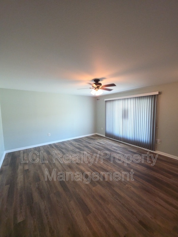 Foto del edificio - 26971 Pinehurst Rd