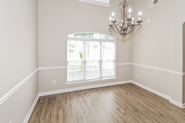 Foto del edificio - 4934 Rosebrook Cir E