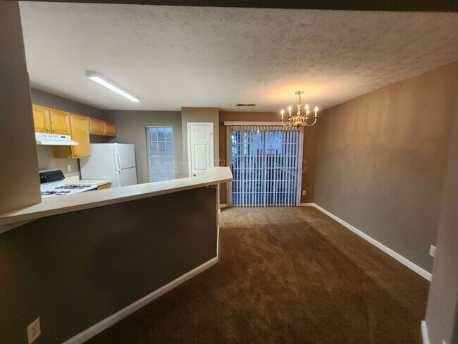 Foto del edificio - 6527 Charter Way