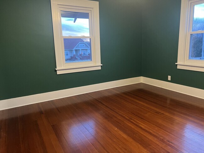 Building Photo - 405 Trenton St | Inman