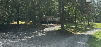 Building Photo - 253 White Ln