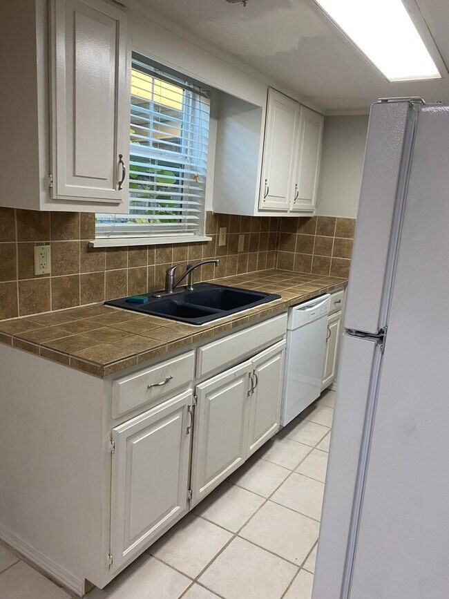 Foto del edificio - 2 Bedroom Single Family Home in Fayetteville